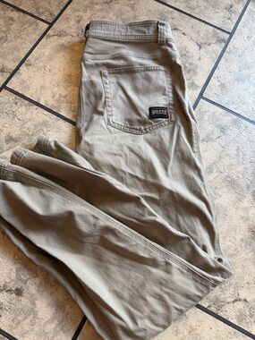 Duluth Trading Co Slim Men's Pants in Light Khaki